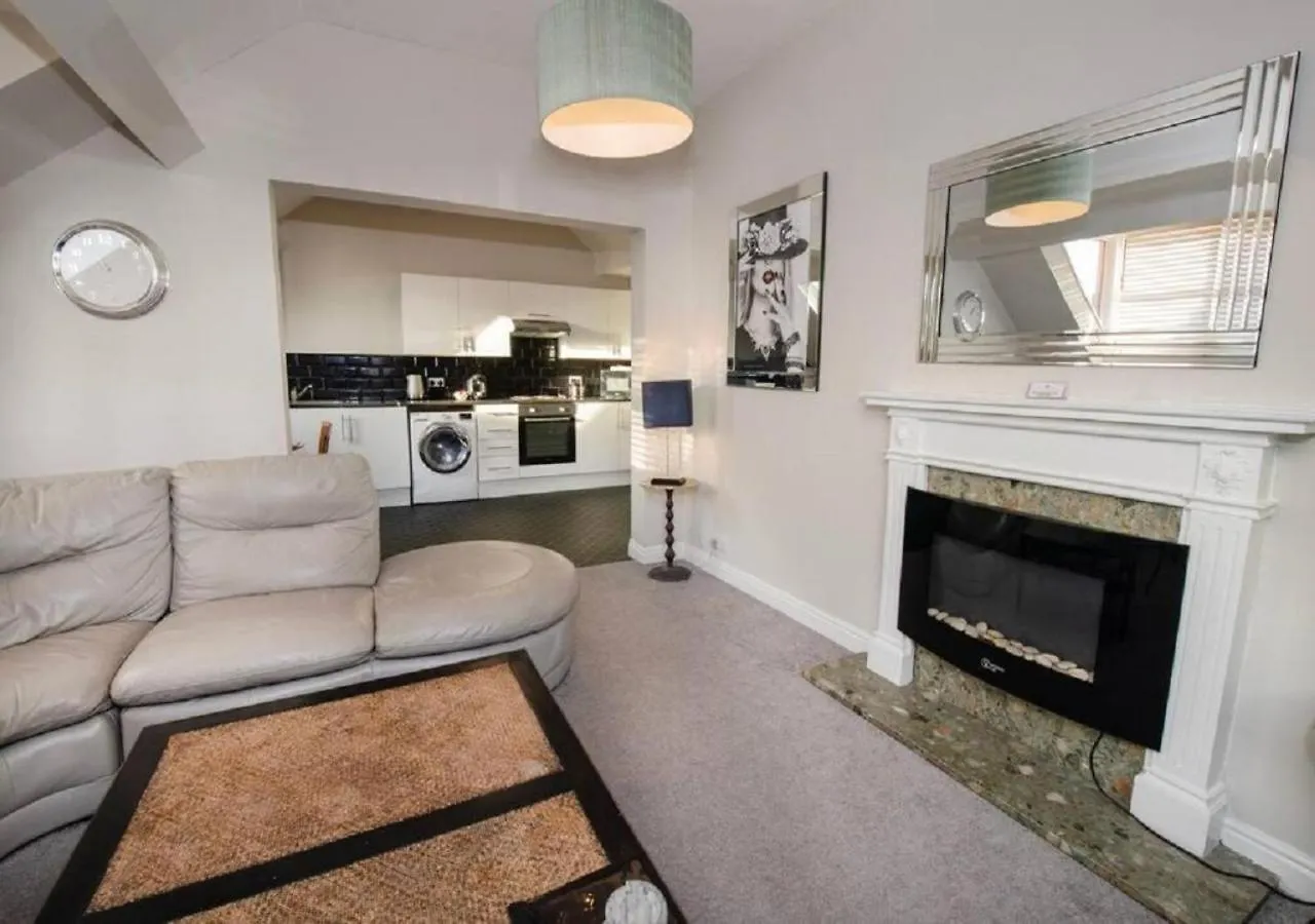 סקארבורו Sandmartin - Top Floor 3-Bed Apartment Sea Views & Parking