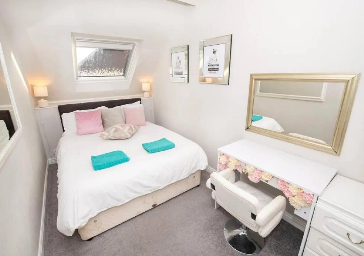 סקארבורו Sandmartin - Top Floor 3-Bed Apartment Sea Views & Parking